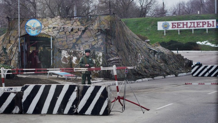 Patru scriitori moldoveni, agresați de structurile separatiste