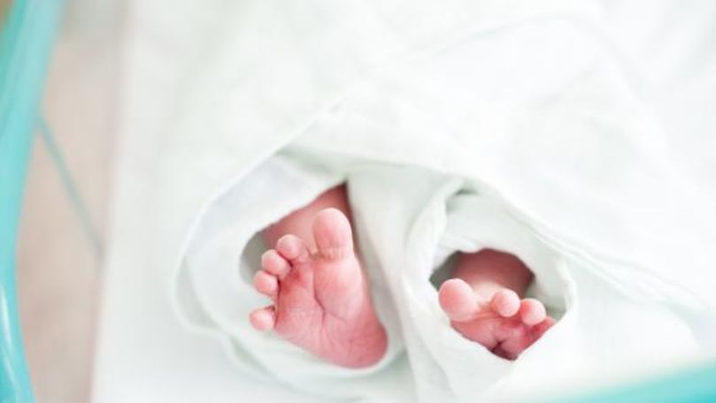 România: Bebeluși, infectați cu stafilococul auriu în maternitate