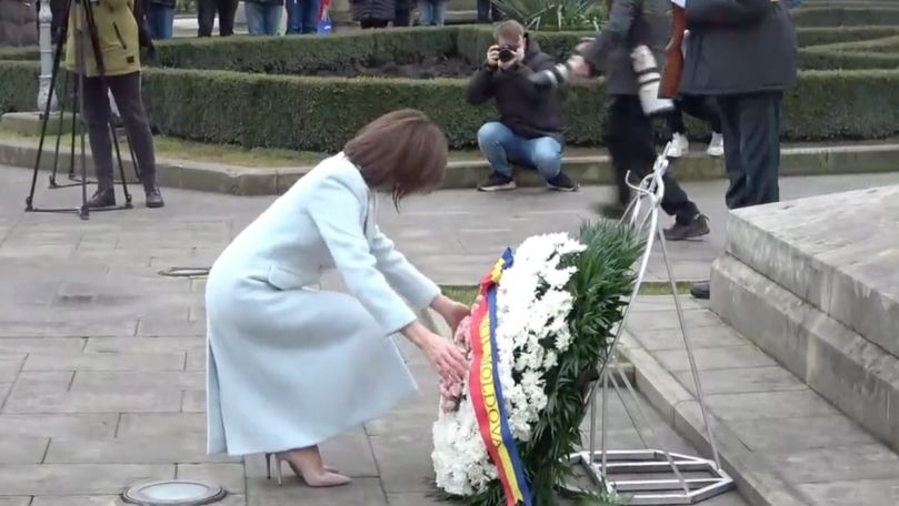 Maia Sandu, aplaudată de veterani la monumentul lui Ștefan cel Mare