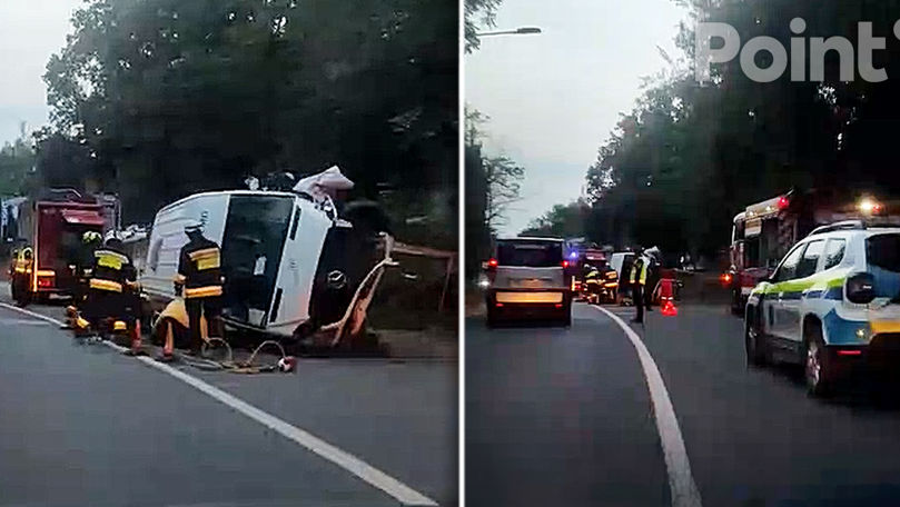 В Кишиневе произошло ДТП: перевернулся микроавтобус.