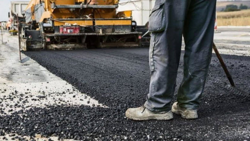 Lucrările de reparație a 57 de segmente de drumuri, scoase la licitație
