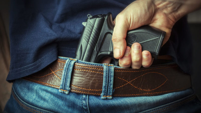 Sângera: Localnici, amenințați cu un pistol lângă un teren de joacă