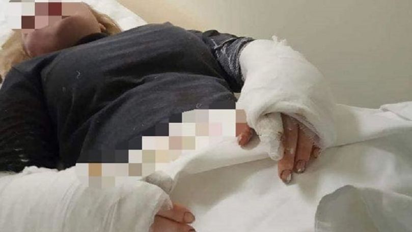 Două tinere, atacate de un câine: Una, în stare gravă la spital