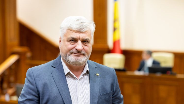 PAS are un nou deputat în Parlament: Oleg Botnaru, prezent la ședință