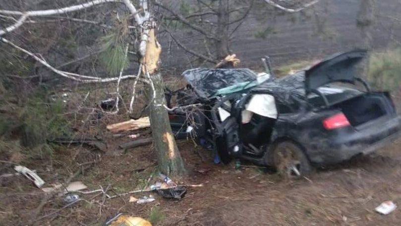 Accident grav la Drochia: O persoană a murit, iar două au rămas blocate