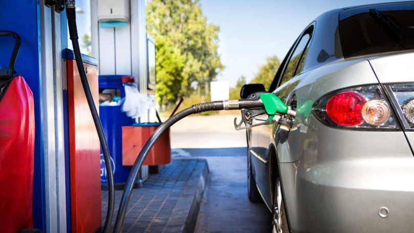 Prețuri un pic mai mari: Cât vor costa carburanții în weekend