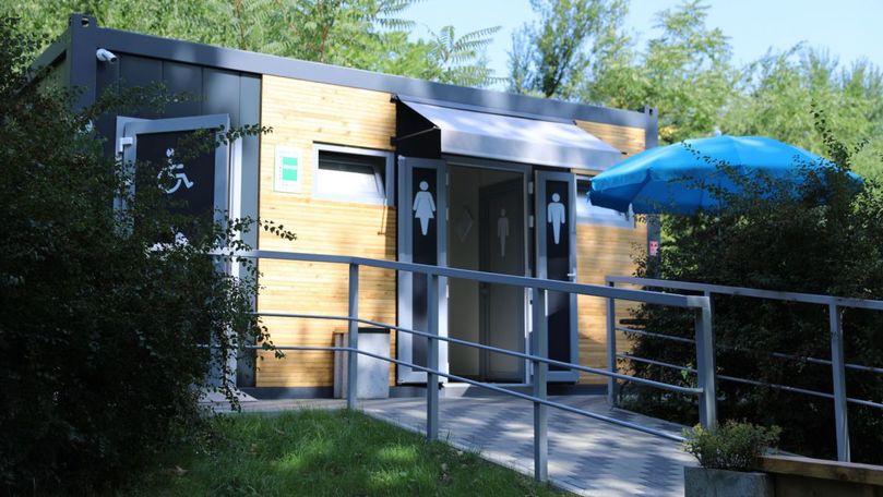 Scandal la Primărie din cauza unui WC public: Cine riscă să fie demis