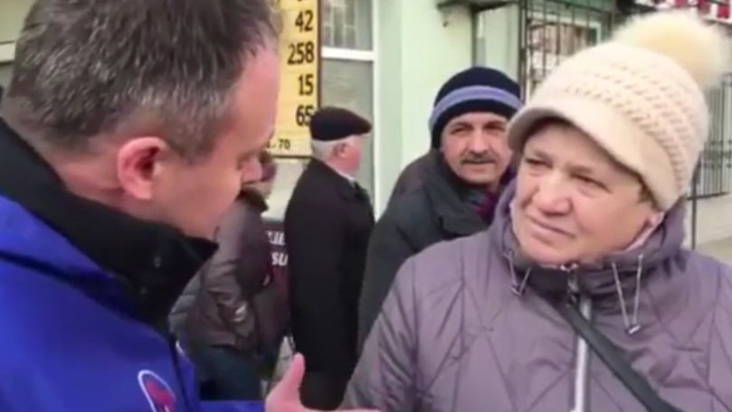 Candu, luat pe sus de alegători la Călărași: Pensiile sunt o amăgeală