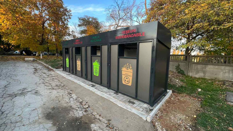 În Chișinău au fost amenajate 41 de platforme modulare pentru deșeuri