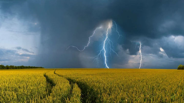 Meteo 5 august: Averse cu descărcări electrice la nordul R. Moldova