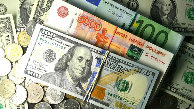 Curs valutar 22 iunie 2025: Cât valorează un euro și un dolar