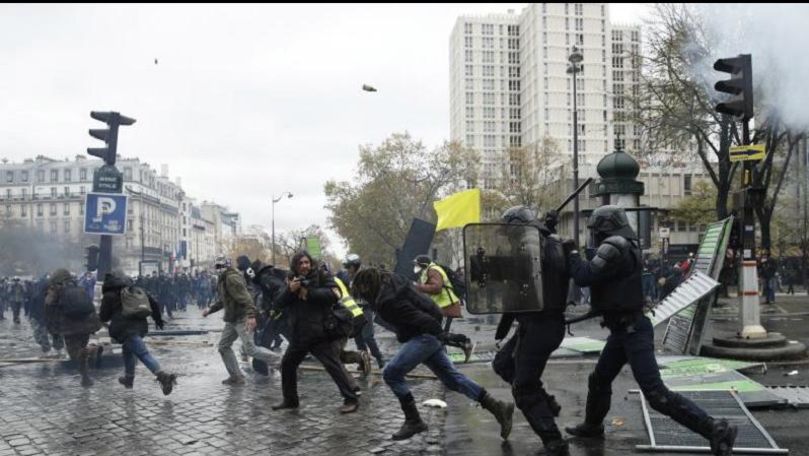 Violenţe extreme la Paris: 150 de persoane au fost reţinute
