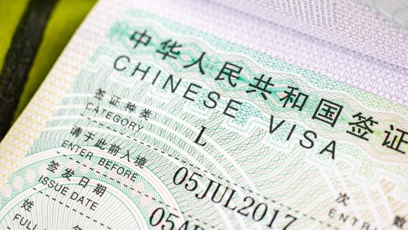 Moldovenii cu cetățenie română vor putea călători fără vize în China