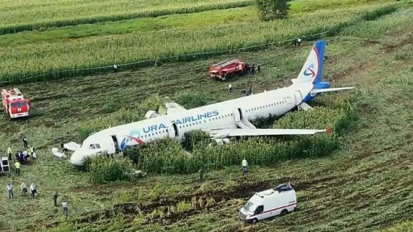 Un avion cu 160 de pasageri a efectuat o aterizare de urgență în Rusia