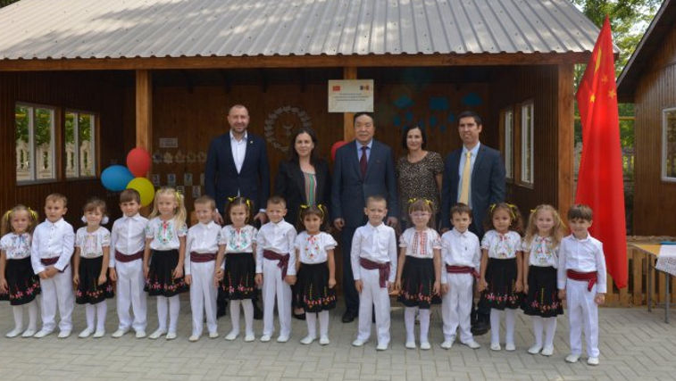 В Яловенском районе при поддержке Китая отремонтировали три детсада.