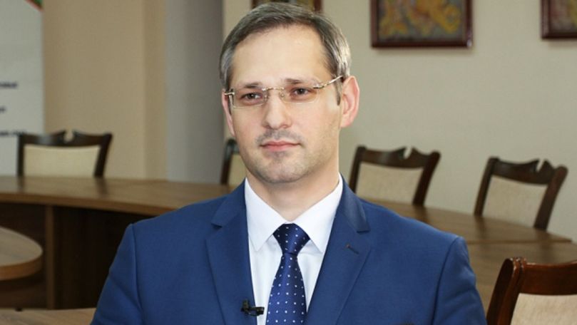 Игнатьев сообщил, что международные партнеры пристально следят за ситуацией с закрытием счетов предприятий.