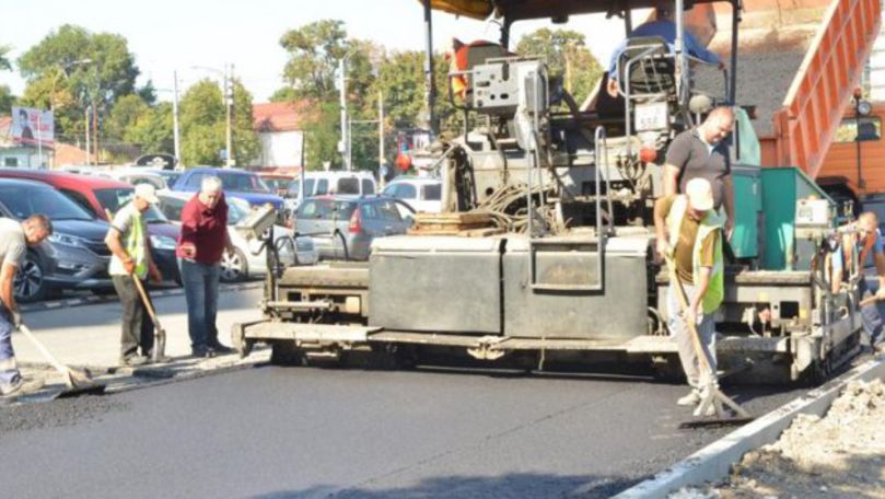 O bandă suplimentară de circulație, amenajată pe strada București