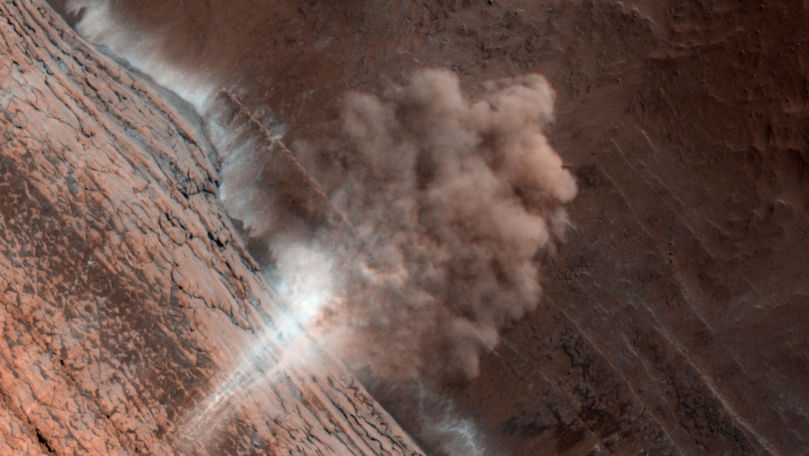 NASA a fotografiat în timp real o avalanșă pe Marte. Cum arată fenomenul