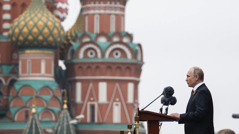 Putin, alături de Nazarbaev la parada uriaşă din Piaţa Roşie