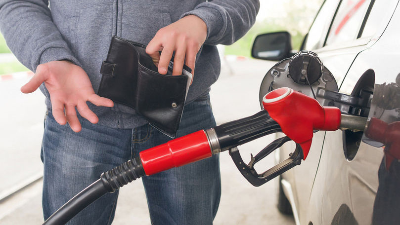 Noi prețuri afișate de ANRE: Cu cât se scumpește motorina și benzina