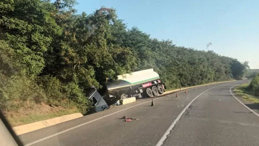 Un șofer de camion moldovean, implicat într-un accident în România