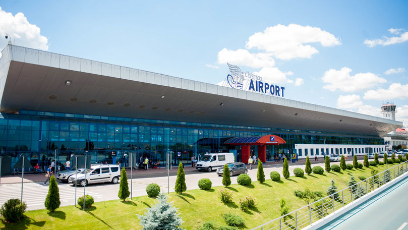 Ex-director MoldATSA: Guvernul Filip făcea contrabandă prin Aeroport