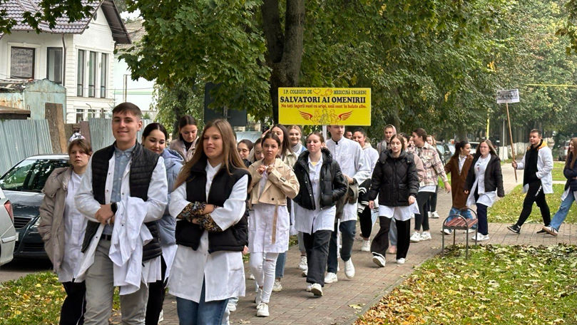 Elevii unui Colegiu din Ungheni au organizat un marș. Ce mesaj transmit