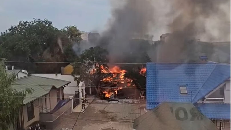 Incendiu pe teritoriul unui restaurant din Comrat: O terasă, distrusă