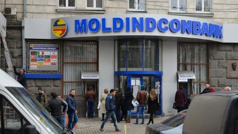 Mandatele administratorilor temporari ai Moldindconbank, prelungite
