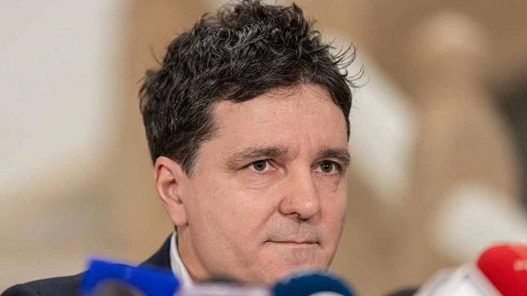 Президент Румынии начинает консультации с партиями после отставки правительства.
