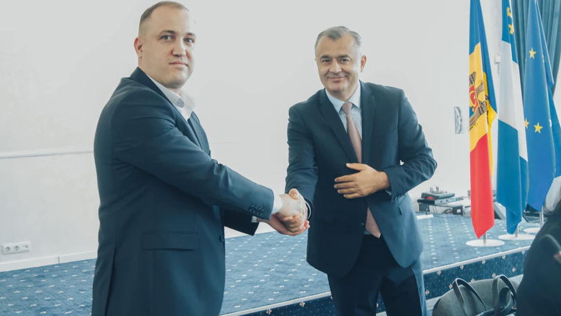 Mai mulți primari din Rezina schimbă tabăra politică înainte de alegeri