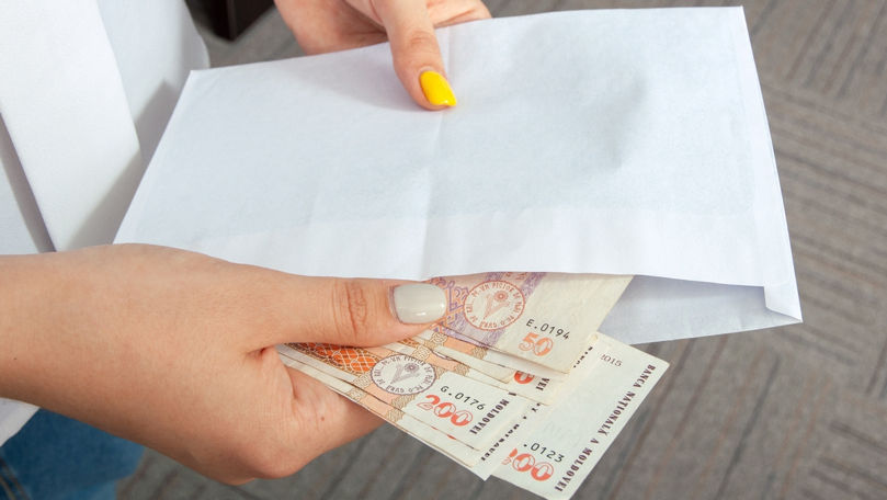 Tot mai multe cazuri de muncă „la negru”. Ce riscă salariații