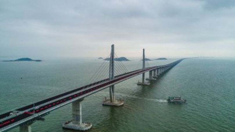 Traficul pe cel mai mare pod deasupra mării din China, deschis