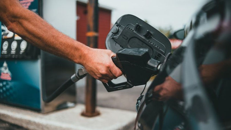 Săptămâna începe cu scumpirea carburanților: Noile prețuri, afișate