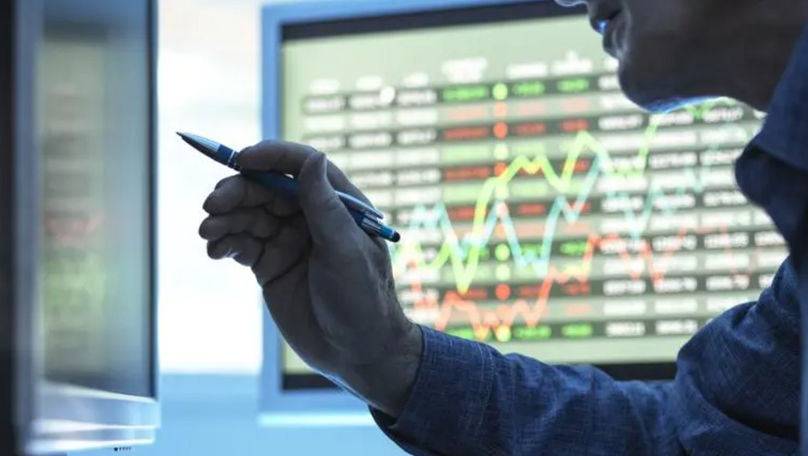 Instrumentele financiare riscante ar putea fi interzise pentru public