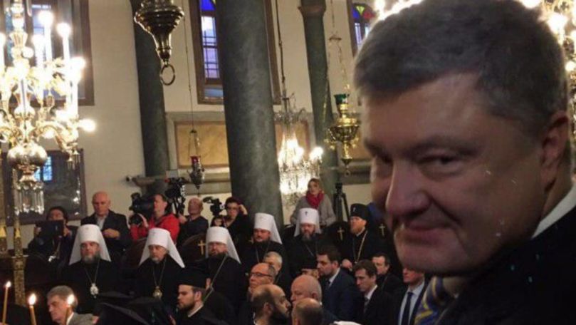 Un preot și-a pierdut cunoștința lângă președintele Petro Poroșenko