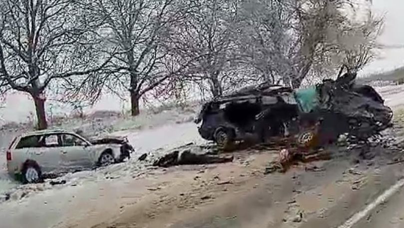 Accident la Strășeni: Două automobile s-au ciocnit violent