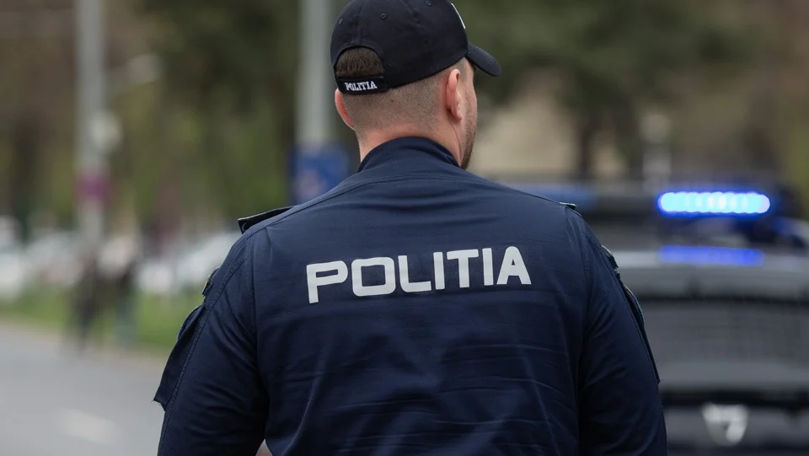 Românii din R. Moldova votează: Polițiștii asigură ordinea publică