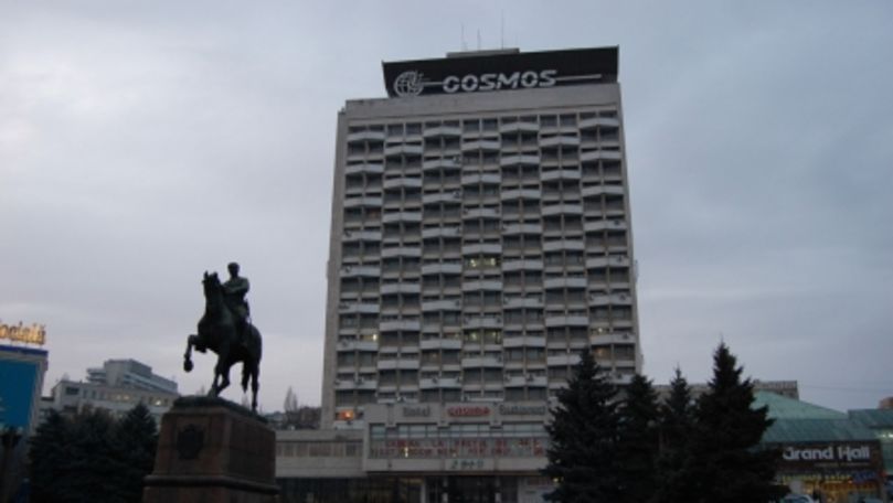 Hotelul Cosmos, înregistat pe numele unei companii de construcții
