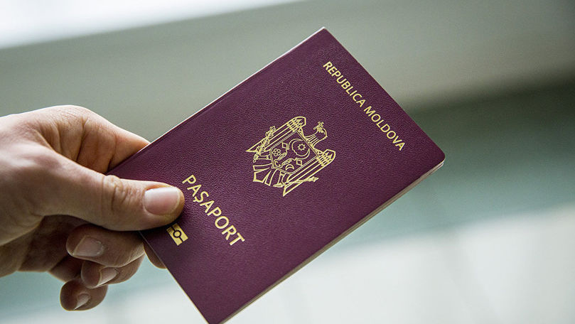 Moldovenii se înghesuie la ghişeele pentru eliberarea paşapoartelor