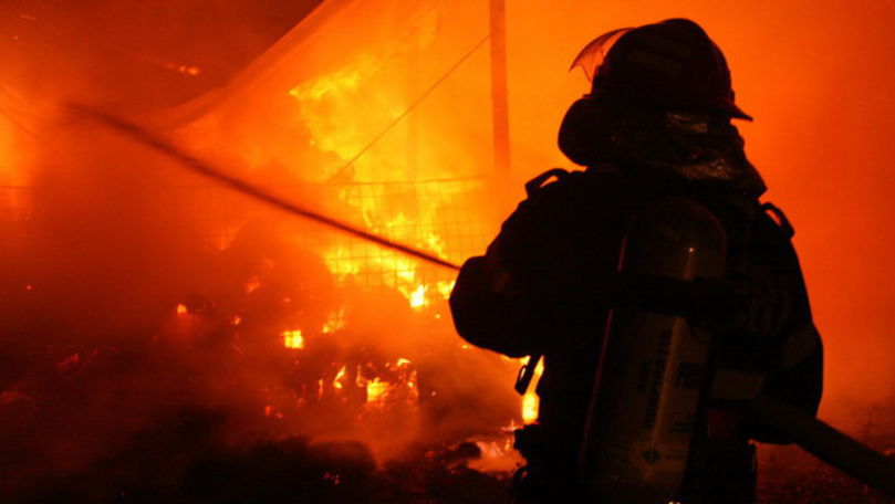 Imagini de la incendiul din Congaz: Casa preotului, făcută scrum