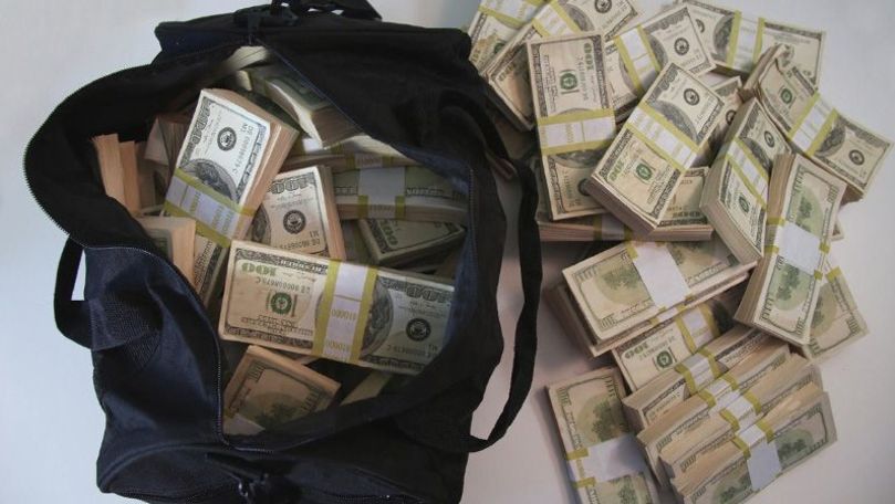 Fapta unui om al străzii care a găsit o geantă cu 17.000 de dolari