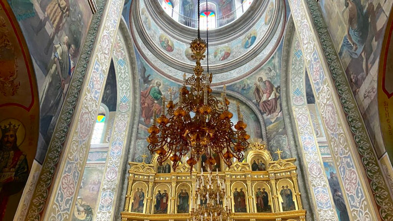Creștinii ortodocși îl cinstesc azi pe Sfântul Mare Mucenic Pantelimon