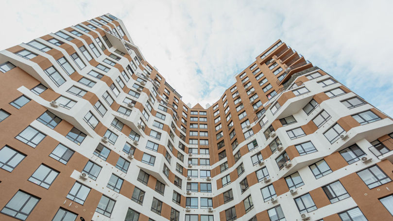 Молодые семьи теряют надежду купить собственное жильё в Кишинёве: «Проще уехать».