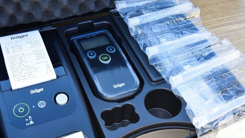 Несколько инспекторатов полиции в стране получили наборы алкотестеров.