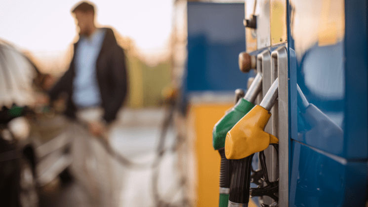 Motorina, mai scumpă în weekend: Noile prețuri, afișate de ANRE