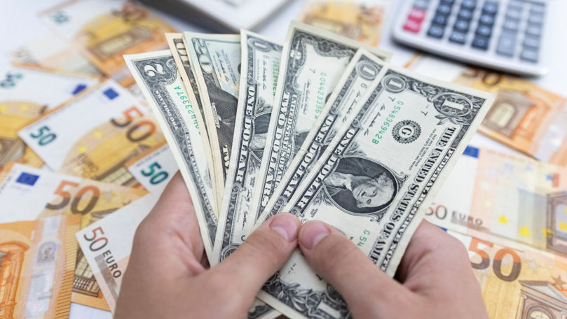 Curs valutar 16 august 2024: Cât valorează un euro și un dolar