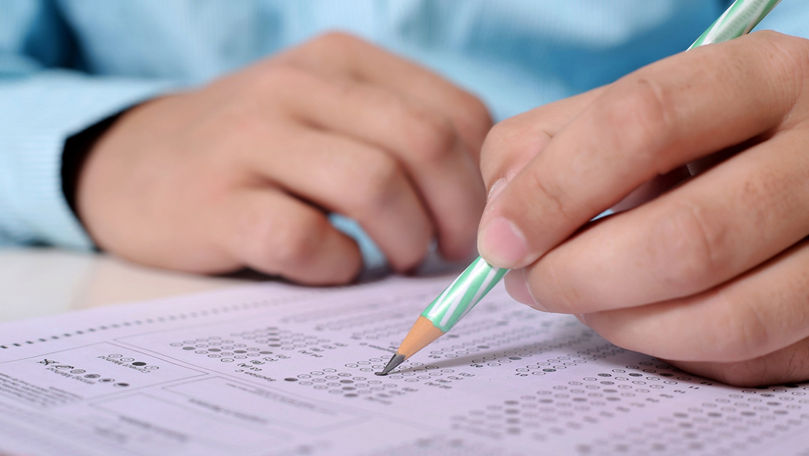 Rezultatele sesiunii suplimentare de examen: 34 de elevi, scoși din sală