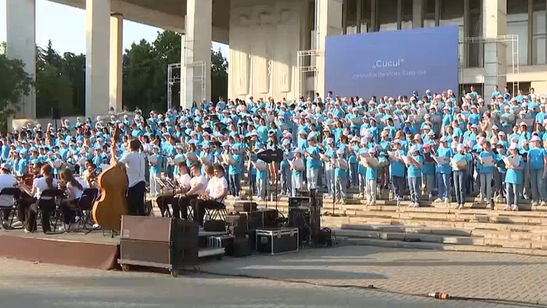 Circa 1.000 de copii din toată țara au cântat în unison în Capitală