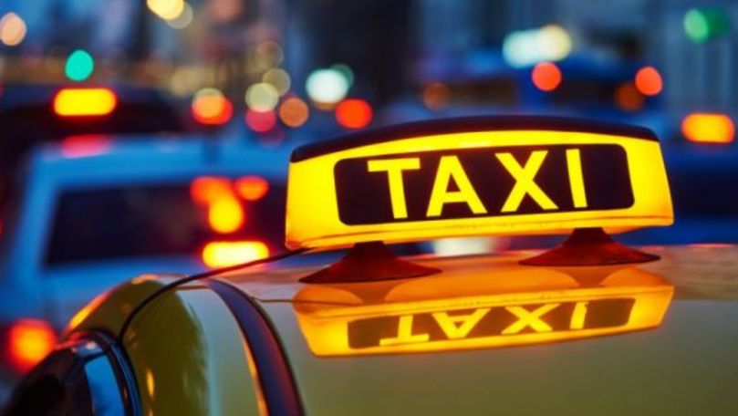 Un taximetrist din Cahul a găsit 1.300 de euro. Ce a făcut cu banii